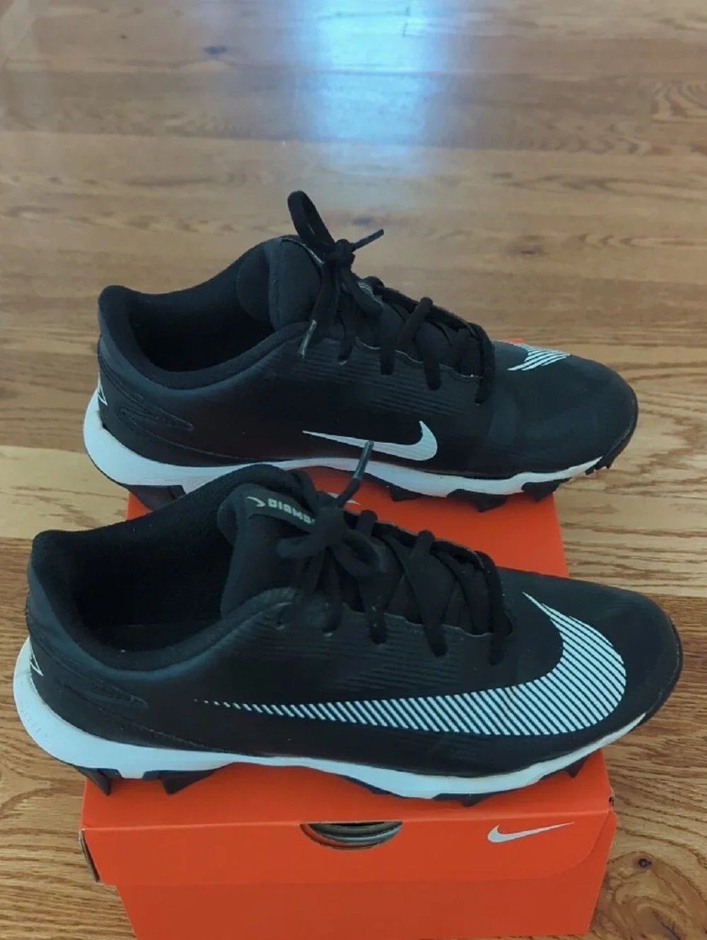 Nike Youth Black & White Baseball/Football Cleats